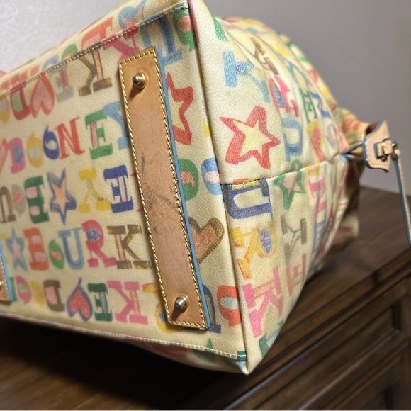 Dooney & Bourke Vintage travel bag. - Picture 11 of 16